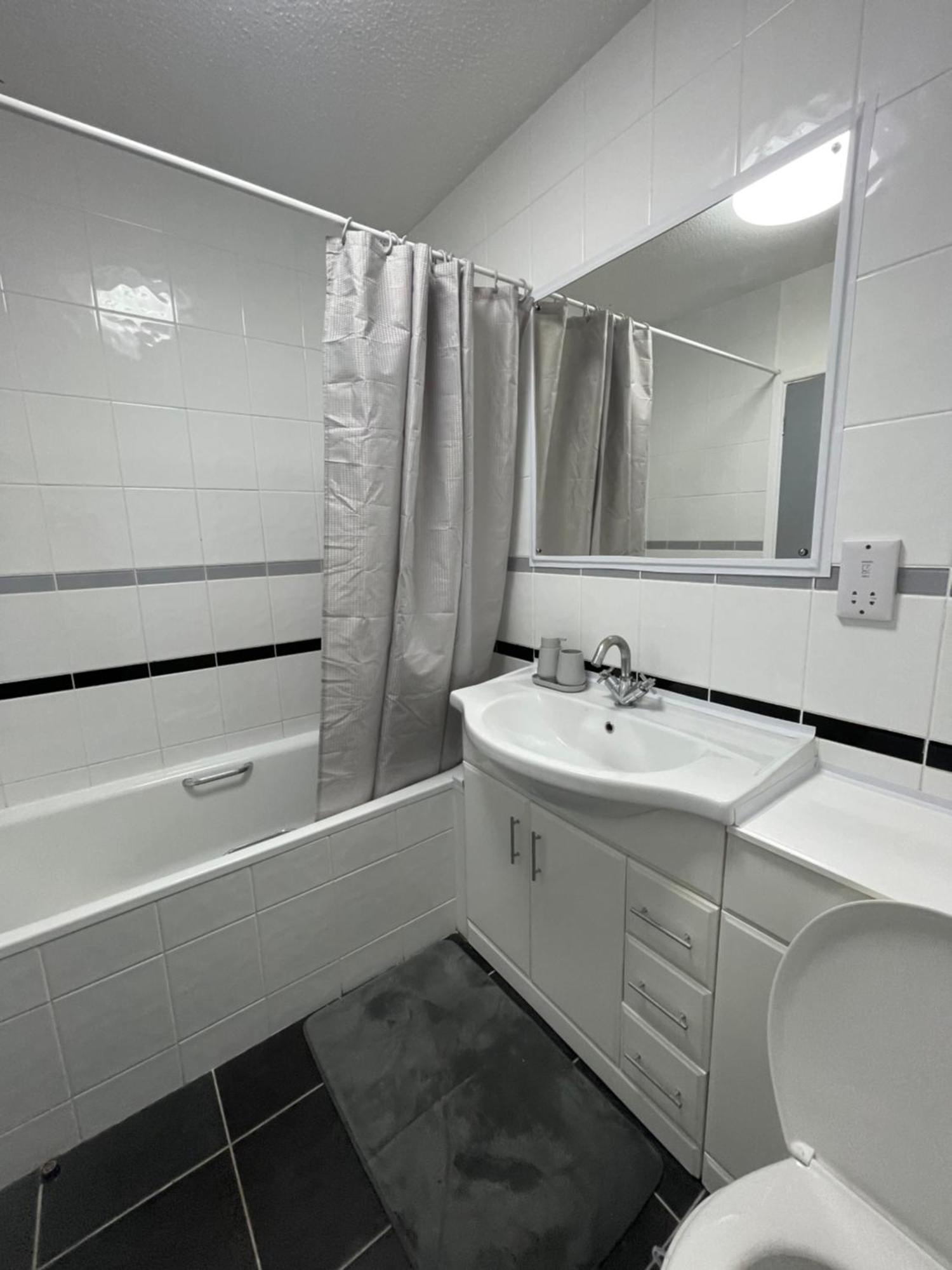 Cardiff Bay Apartment With Parking Kültér fotó